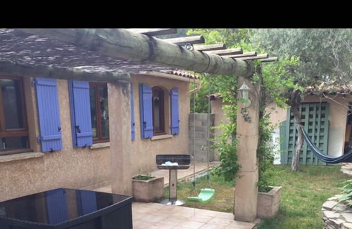 Cuges-les-Pins House | Top of Villa swimming pool/Jaccuzzi 6-8 pers. near Marseille Circuit Castellet