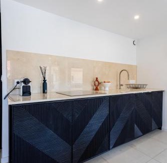 8th Arrondissement Apartment | Très Bel Appartement aux Goudes