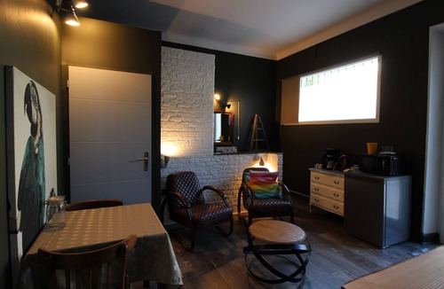 Cabannes Apartment | Très Belle Grande Chambre D'hôtes
