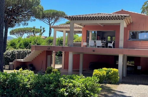 Guerrevieille Villa | Très belle villa. Vue magnifique sur le Golfe de Saint Tropez à 50 m de la mer