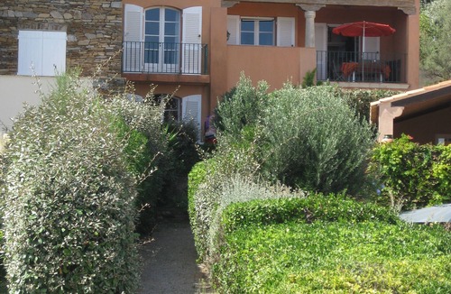Ramatuelle Apartment | Tranquil, beautiful ground floor apartment with terrace and sea view
