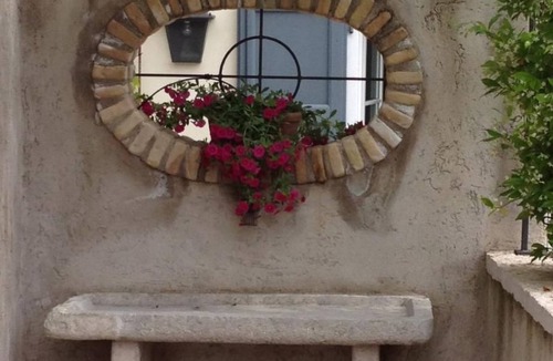 Cassone House | Traumhafter Rustico direkt am Ufer des Gardasees by Interhome