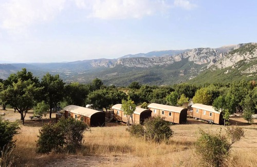 Aiguines Cabin | Travel trailer with a view of nature - 20.40 m² - 2 bedrooms (2 adults + 2 children under 12) - Air conditioning - Sleeps 4