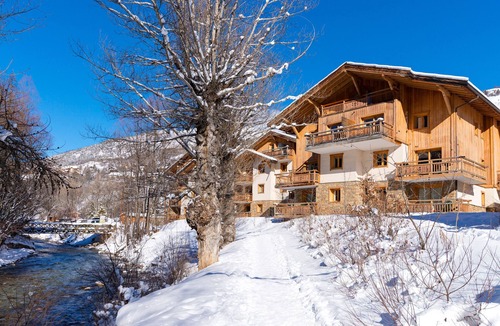 Chantemerle Apartment | travelski home premium Résidence Le Hameau du Rocher Blanc 4* - 3 pièces 6 personnes