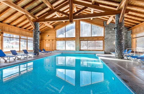 Chantemerle Apartment | travelski home premium Résidence Le Hameau du Rocher Blanc 4* - 3 pièces 6 personnes