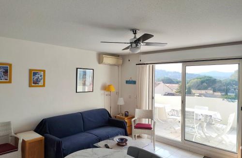 Le Lavandou Apartment | TRES BEAU STUDIO CABINE 28m2 DANS RESIDENCE DE STANDING AVEC PISCINE