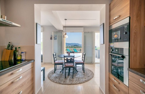 Les Termes House | Two bedroom with pool in Mandelieu
