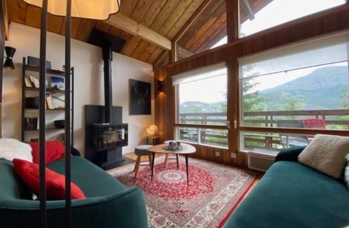 Le Sauze Ski Chalet | Un Chalet Chaleureux Dans un Écrin de Nature