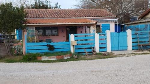 Port-Saint-Louis-du-Rhone House | UNE MAISON SUR UNE PRESQU'ILE
