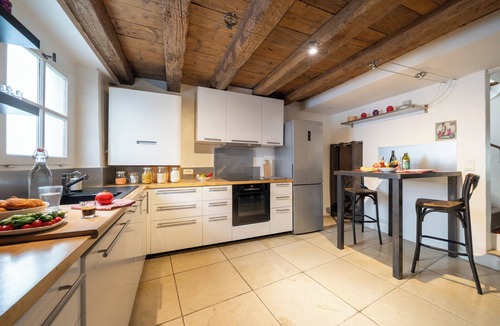Avignon City Centre House | UNIQUE IN THE CITY CENTER: WARM TOWNHOUSE WITH PRIVATE PATIO AND JACUZZI