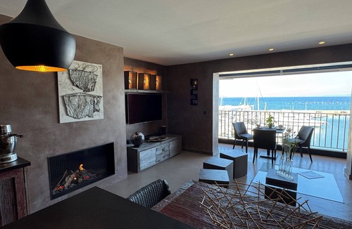 Hyeres Apartment | Upscale apartment in a quiet location, accessible for disabled people