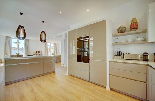 Carnot Apartment | Upstays Balcony180m2 Apartment Near Palais