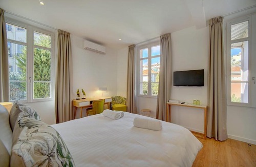 Carnot Apartment | Upstays Balcony180m2 Apartment Near Palais