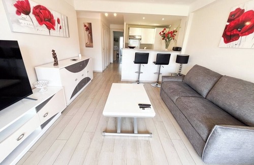 Carnot Apartment | Upstays Bright 1BR 50m² with terrace Cannes center