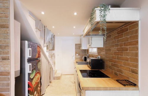 California - Pezou Apartment | Upstays Quiet 56m² House Cannes