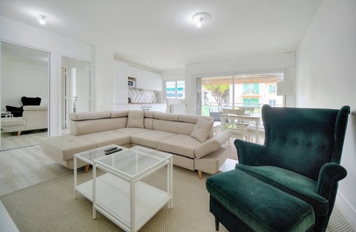Carnot Apartment | Upstays Terrace 50m² Apartment Carnot