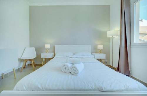 Carnot Apartment | Upstays Terrace Carnot Center 60m2 Apartment