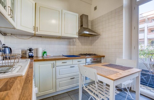 Carnot Apartment | Upstays Terrace Center 75m2 Apartment