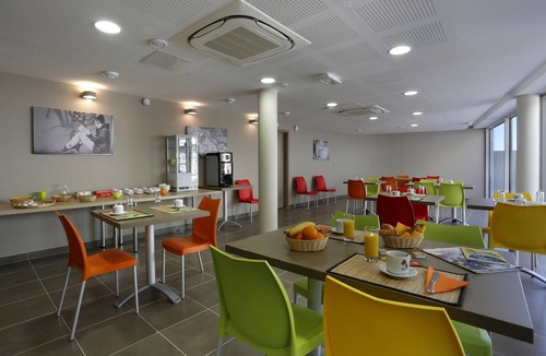 Saint-Jean-de-Vedas Apartment | Urban Comfort Stay for 4 in Montpellier