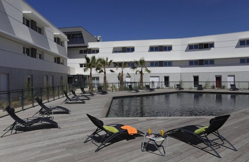 Saint-Jean-de-Vedas Apartment | Urban Comfort Stay for 4 in Montpellier