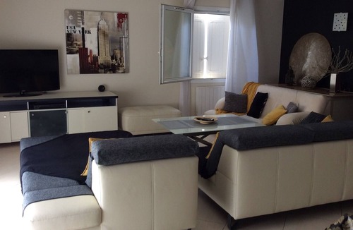 Saint-Quentin-la-Poterie Villa | Uzès and surroundings 4 STAR AIR CONDITIONED VILLA WITH SWIMMING POOL FOR 6