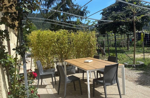 Gemenos Apartment | Vacation apartment T3 with private pool in Gémenos