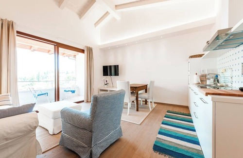 Malcesine Apartment | Vacation Apartment “Vecchio Frantoio” with Lake View, Mountain View & Terrace
