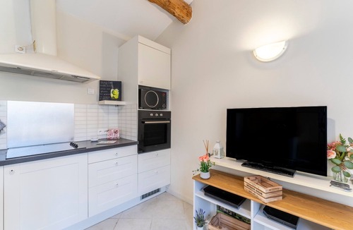 St.-Remy-de-Provence Apartment | Vacation Apartment "Agréable A La Campagne" with Private Pool, Private Terrace and Wi-Fi