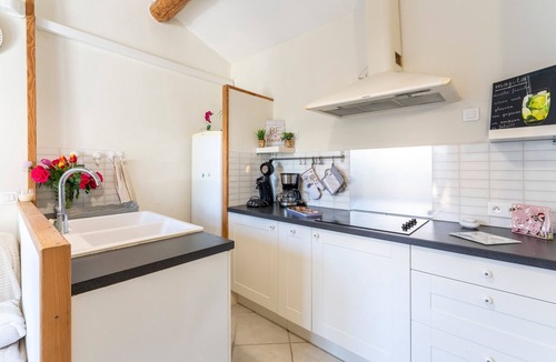 St.-Remy-de-Provence Apartment | Vacation Apartment "Agréable A La Campagne" with Private Pool, Private Terrace and Wi-Fi