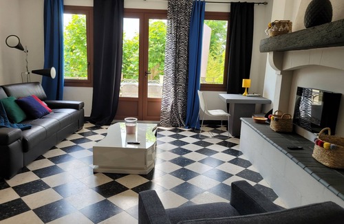 Beaucaire House | Vacation home with pool