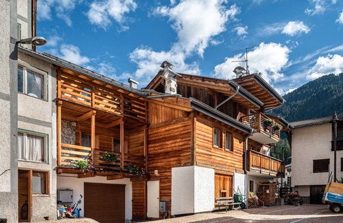 Pozza di Fassa Apartment | Vacation Apartment "Tobià" with Mountain View, Wi-Fi, Balcony