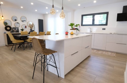 Salon-de-Provence Villa | Vacation rental house with pool SALON DE PROVENCE LS7-429
