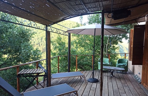 Chateaufort House | Vacation rental 20 minutes from Sisteron for 2 people. Dogs allowed. View of the valley