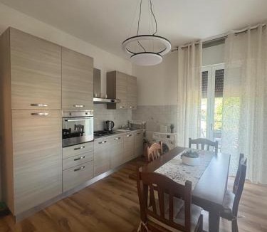 Roe Apartment | Valley House