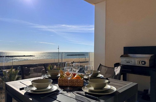 Valras-Plage Apartment | Valras-Loc Archipel Capri Jacuzzi with Sea View