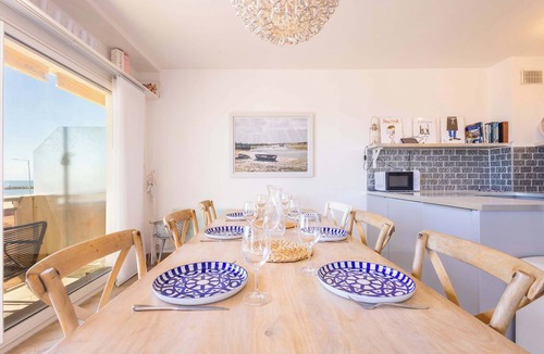 Valras-Plage Apartment | Valras-Plage Beachfront Apartment: Sea Views & Balcony!