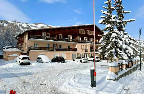 Les Claux Apartment | Vars, Appart spacieux rénové 4 couchages dans chalet