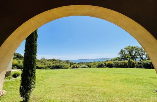 Guerrevieille Villa | Vast prestigious property, 3 houses with 700 m² of living space, panoramic sea view