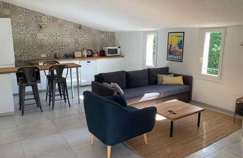 Hyeres Apartment | Very nice, quiet apartment near the beach