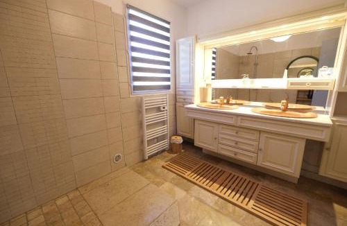 Gargas Villa | Very pleasant vacation rental with heated pool in the Luberon