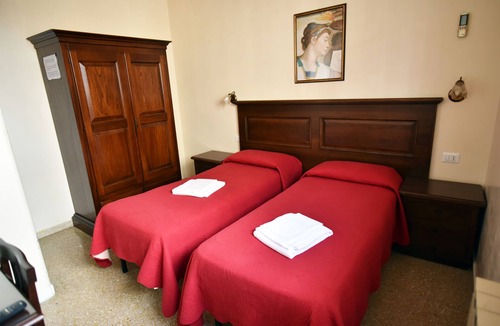 Rione XVIII Castro Pretorio Apartment | Via Curtatone 12 Apartment