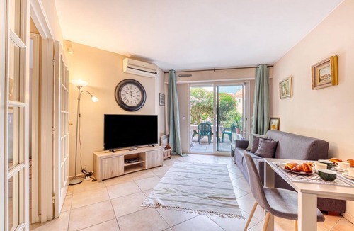 Old Town Apartment | Victoria Beach Quiet Apartment, Menton, France