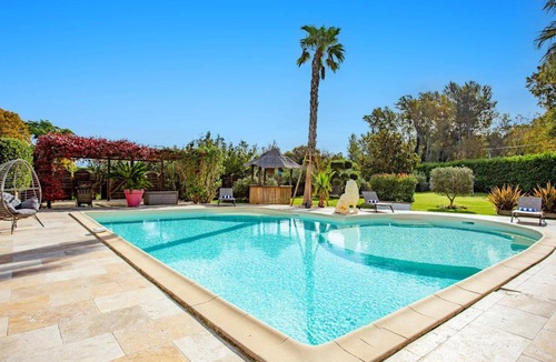 Velleron Villa | Villa Valleron by Villa Plus