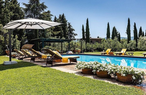 Figline e Incisa Valdarno Villa | Villa Andressa Grande: A spacious and welcoming age-old estate in the characteristic style of the Tuscan countryside, with Free WI-FI.