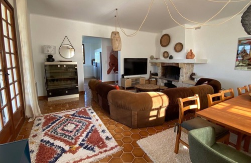 Cucuron Villa | Villa 10 minutes walk from the village, beautiful view, heated pool