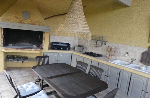 Servian Villa | Villa 140 m2, not overlooked, countryside views.