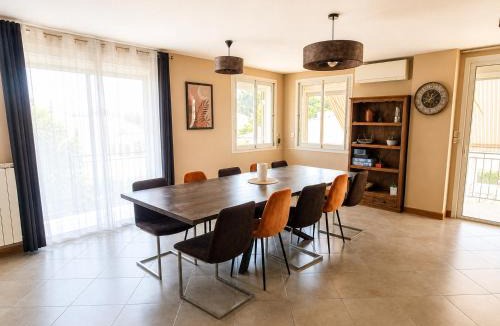 Lunel-Viel Apartment | Villa 2 appartements, piscine, jeux, jardin clos