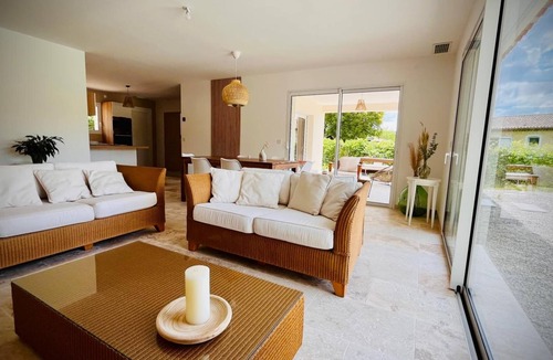 Salernes Villa | Villa 8 Guests · Pool · Large Enclosed Garden · Terrace · Peaceful Provence