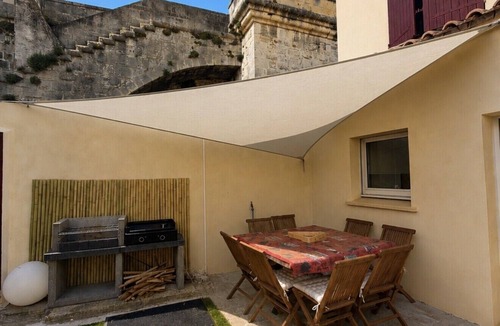 Aigues-Mortes House | VILLA AIGUES MORTES INTRA MUROS WITH GARDEN VIEW SOUTH RAMPART