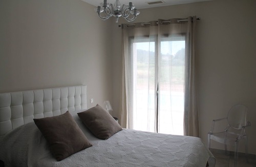 Nevian Villa | VILLA AMISTA: luxurious contemporary villa by the sea